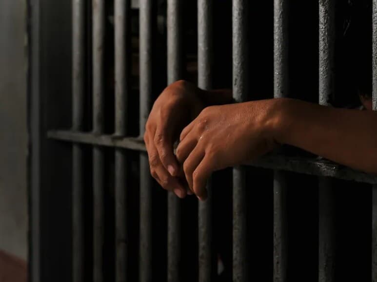 Texto apresentado na Câmara cria exceção constitucional para redução da maioridade penal. - Shutterstock