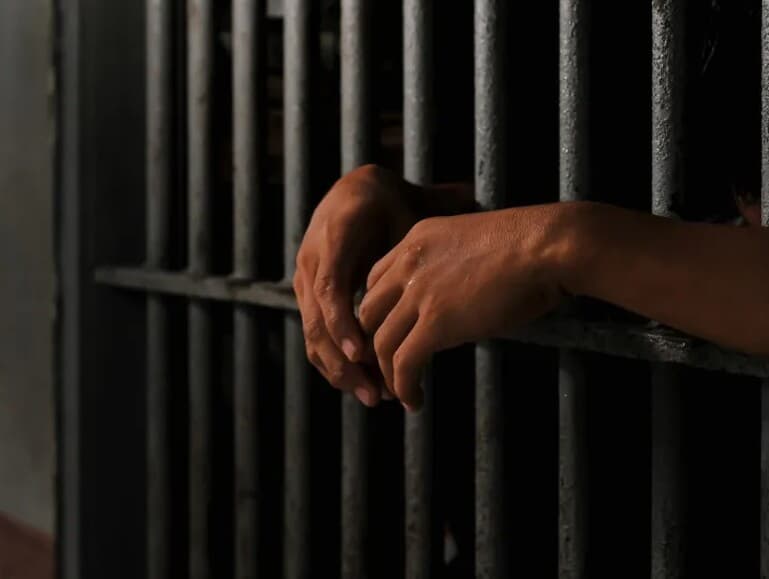 Texto apresentado na Câmara cria exceção constitucional para redução da maioridade penal. - Shutterstock