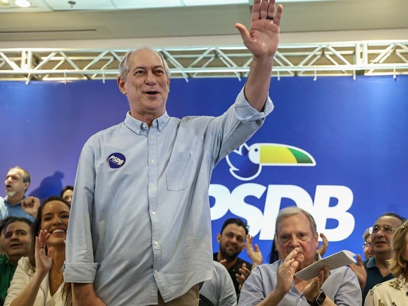 Ciro comunicou sua decisão ao presidente do partido nesta segunda-feira (11). - Jarbas Oliveira/Folhapress