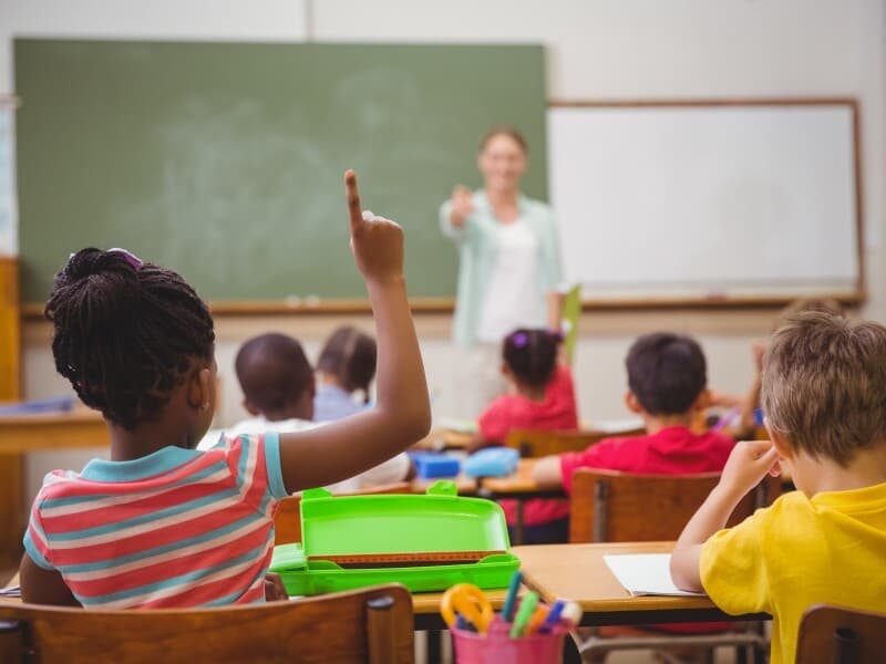 Projeto foi aprovado na Comissão de Educação. - Magnific