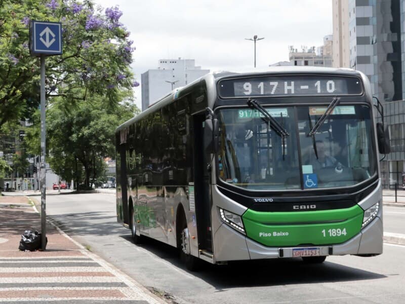 Texto prevê a criação de fontes de renda a empresas de transporte fora da cobrança de passagem.  - Paulo Pinto/Agência Brasil