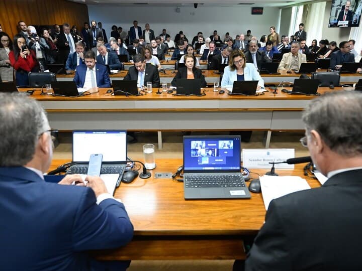 Texto aprovado na CAE permite financiar abrigos e programas de controle populacional de animais domésticos. - Andressa Anholete/Agência Senado