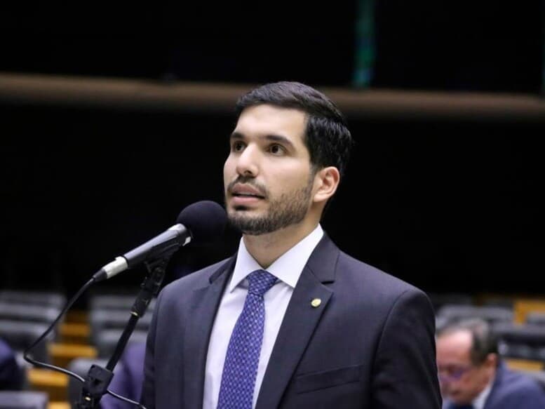 Deputado André Fernandes defende redução de multas para profissionais que usam veículos como ferramenta de trabalho. - Kayo Magalhães / Câmara dos Deputados