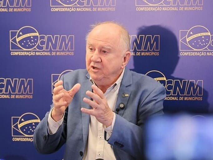 Paulo Ziulkoski, presidente da CNM, em entrevista coletiva nesta segunda-feira, na qual anunciou as prioridades da Marcha dos Prefeitos em 2026. - Robson Cesco/ Agência CNM