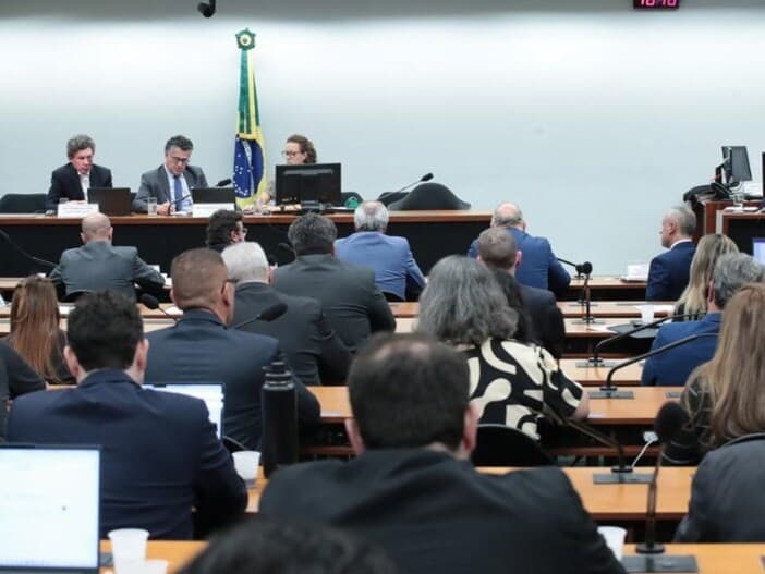 Setores econômicos alertaram para impactos da redução da jornada sobre empregos e serviços. - Bruno Spada/Câmara dos Deputados