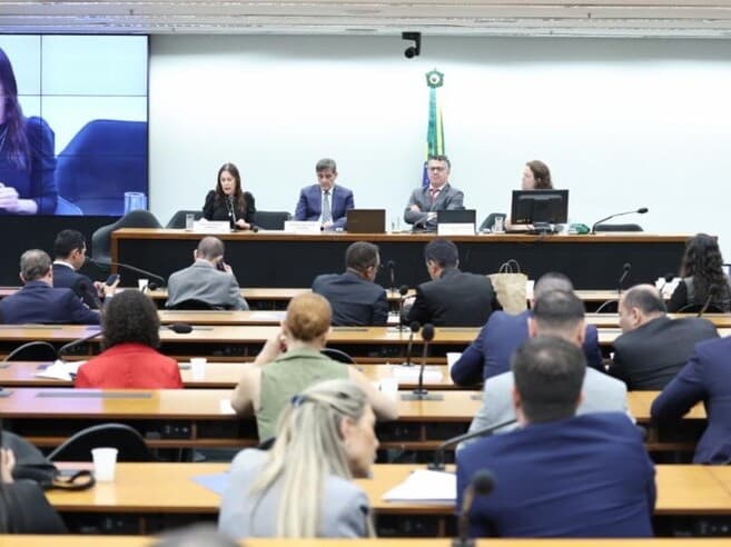 Debate antecede a apresentação do parecer do relator, Leo Prates, marcada para esta quarta-feira (20) na comissao especial. - Kayo Magalhães/Agência Câmara
