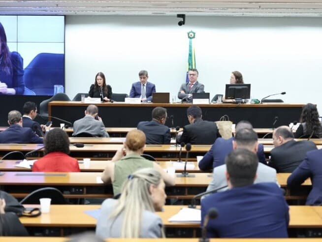 Debate antecede a apresentação do parecer do relator, Leo Prates, marcada para esta quarta-feira (20) na comissao especial. - Kayo Magalhães/Agência Câmara