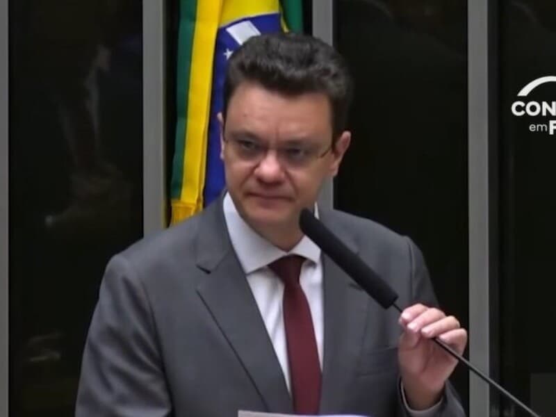 Em último dia como deputado, Odair Cunha agradeceu a colegas, eleitores e familiares por apoio ao longo de seis mandatos.  - TV Câmara/Reprodução