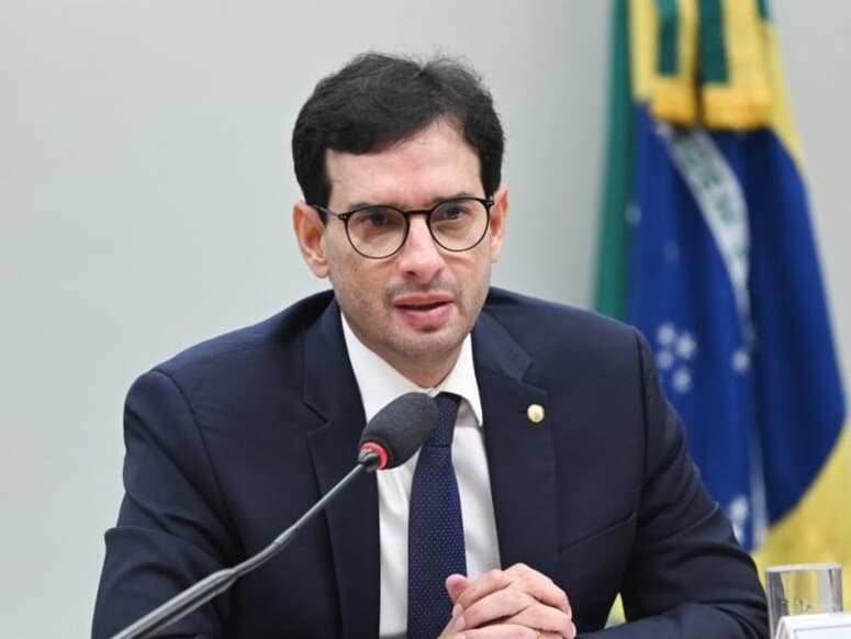 Leo Prates pretendia apresentar nesta quarta o seu parecer, mas indefinição sobre transição para novas regras forçou o adiamento da apresentação do relatório. - Zeca Ribeiro/Agência Câmara