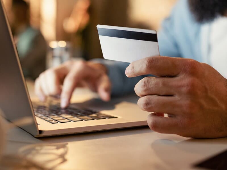 Documento busca prevenção de fraudes. - Magnific