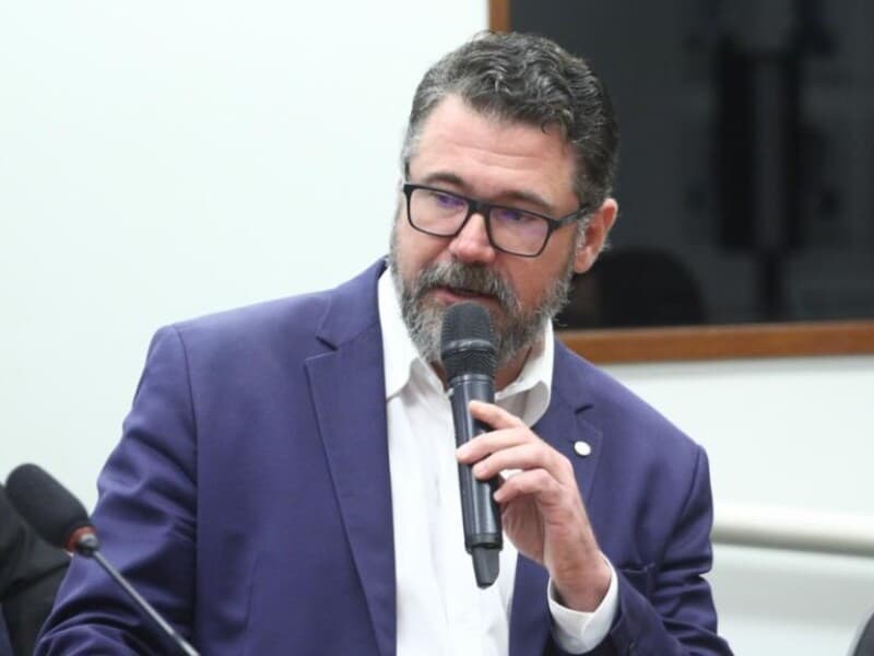 Proposta prevê aumento das férias para 60 dias e escala de trabalho 5x2.  - Vinicius Loures / Câmara dos Deputados