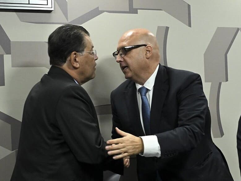 Indicação de Otto Lobo, à direita, foi relatada pelo senador Eduardo Braga na CAE. - Geraldo Magela/Agência Senado