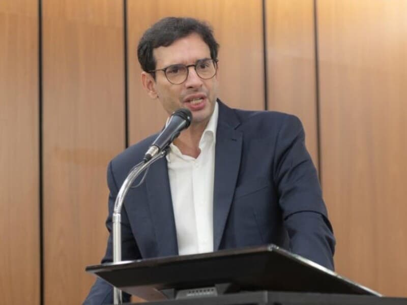 Leo Prates: transição só para redução da jornada; duas folgas por semana teriam vigência imediata. - Alessandra Torres/Agência Câmara