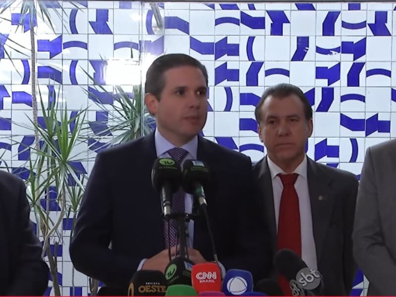 Motta deu a declaração a jornalistas. - Reprodução/YouTube
