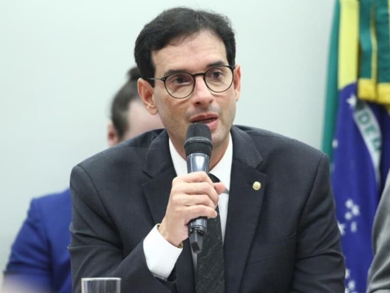 Relator defende semana de 40 horas e fim gradual da escala 6x1 em parecer. - Vinicius Loures/Câmara dos Deputados