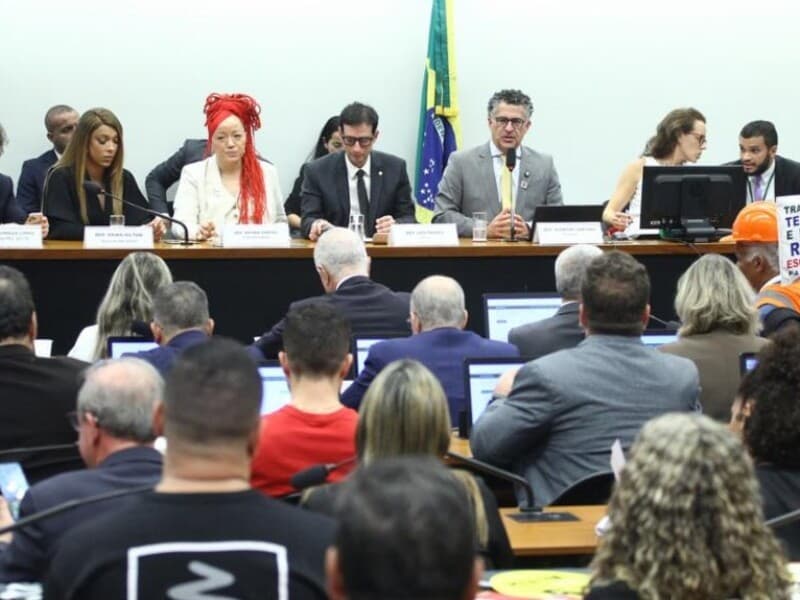 Comissão da Câmara vota parecer sobre o fim da escala 6x1. - Vinicius Loures/Câmara dos Deputados Comissão da Câmara vota parecer sobre o fim da escala 6x1. - Vinicius Loures/Câmara dos Deputados