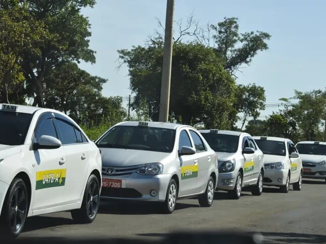 Objetivo do governo é facilitar a renovação da frota de veículos de transporte individual de passageiros. - Elza Fiúza/Agência Brasil