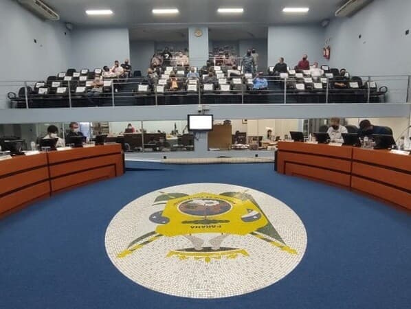 Texto foi protocolado após reajuste salarial aprovado na Câmara. - Ciriane Shaniuk / Câmara Municipal de Ponta Grossa