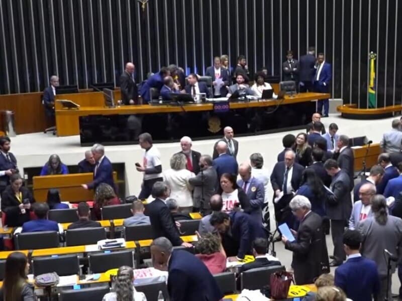 Proposta de redução nacional da jornada e da escala semanal de trabalho chega à reta final na Câmara. - TV Câmara/Reprodução