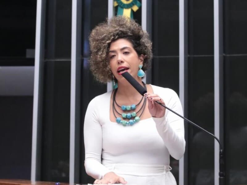 Deputada ressaltou urgência para reaver os valores desviados antes que o prejuízo afete os servidores aposentados.  - Bruno Spada/Câmara dos Deputados