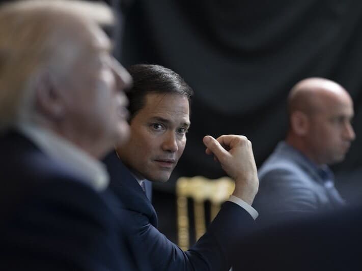 Inclusão do PCC e do Comando Vermelho na lista de organizações terroristas foi assinada pelo secretário de Estado, Marco Rubio, um dos principais auxiliares de Donald Trump. - Molly Riley/Casa Branca