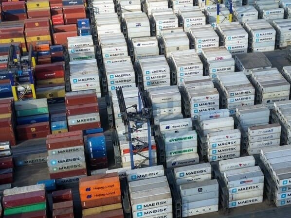 Produtos para exportação no Porto de Paranaguá, no Paraná. Produção nacional será prejudicada se novo tarifaço for aplicado pelos Estados Unidos. - Rodolfo Buhrer/La Imagem/Fotoarena/Folhapress