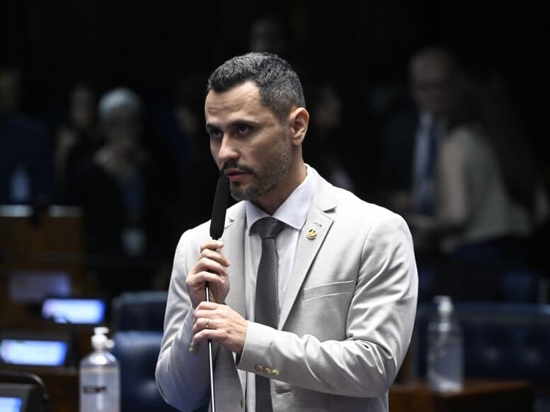 Senador Cleitinho pediu a Davi Alcolumbre que priorize a análise da PEC da Câmara sobre o fim da escala 6x1. - Carlos Moura/Agência Senado
