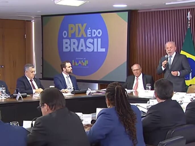 Lula fez sua primeira reunião geral com os ministros que assumiram no início de abril. - Reprodução/Youtube