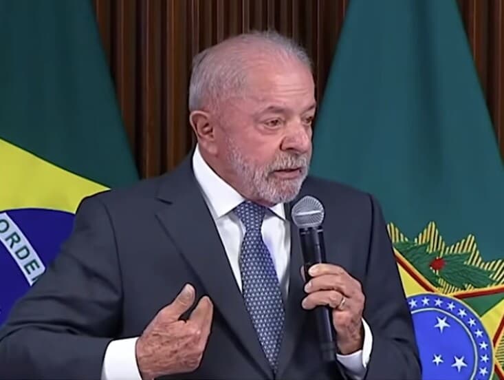 Lula chama de "traidoroes da pátria" quem articula contra o Brasil. - Reprodução/Youtube