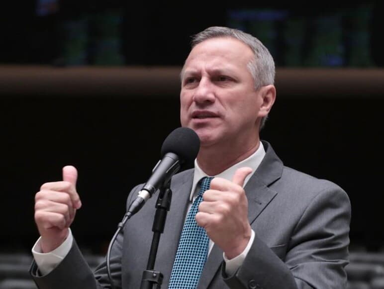 Medida estabelece regras de controle e fiscalização para a compra de armas, munições e equipamentos. - Bruno Spada / Câmara dos Deputados
