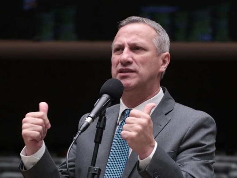Medida estabelece regras de controle e fiscalização para a compra de armas, munições e equipamentos. - Bruno Spada / Câmara dos Deputados