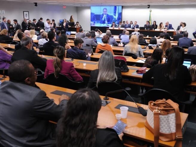 Reunião da CCJ da Câmara dessa terça-feira (9), durante discussão da PEC da redução da maioridade penal. - Renato Araújo/Agênca Câmara