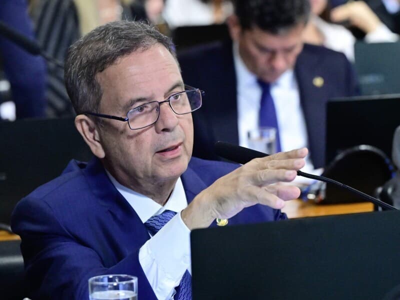 Marinho é autor de PEC alternativa, que mantém atual jornada de trabalho mas permite ao empregado escolher os horários.  - Geraldo Magela/Agência Senado