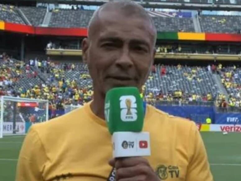 A presença de Romário nos estádios da Copa provocou questionamentos sobre os limites entre a atividade parlamentar e outras profissões. - Reprodução / Youtube