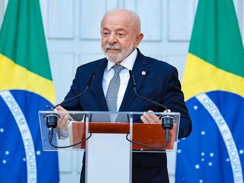Na ponta, Lula oscilou um ponto para cima, dentro da margem de erro, em relação ao levantamento de maio do instituto. - Ricardo Stuckert/PR