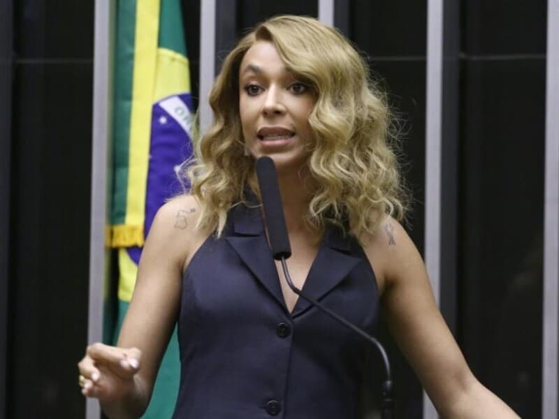 Erika Hilton avalia que citação de odds por comentaristas viola termos de regulamentação das bets. - Vinicius Loures / Câmara dos Deputados