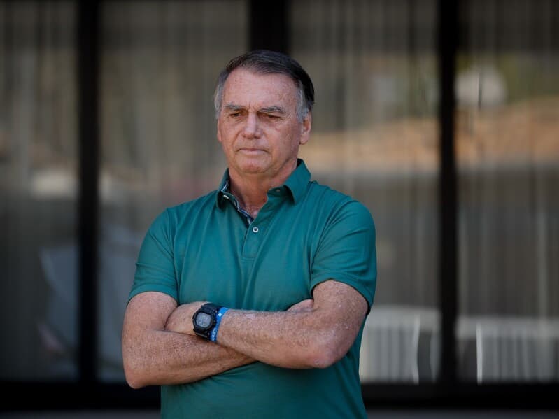 Bolsonaro está preso em casa desde março. Decisão caberá ao ministro Alexandre de Moraes. - Pedro Ladeira/Folhapress