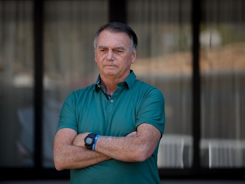 Bolsonaro está preso em casa desde março. Decisão caberá ao ministro Alexandre de Moraes. - Pedro Ladeira/Folhapress Bolsonaro está preso em casa desde março. Decisão caberá ao ministro Alexandre de Moraes. - Pedro Ladeira/Folhapress