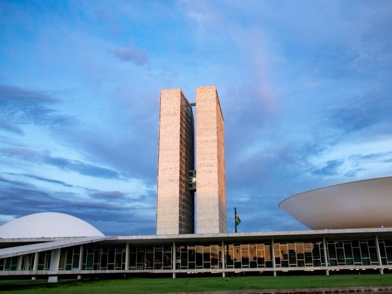 Câmara terá um calendário apertado em julho, com apenas três semanas de trabalho antes do recesso eleitoral. - Magnific