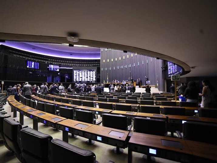 Plenário da Câmara: deputados voltam após uma semana sem votações. - Roque de Sá/Agência Câmara