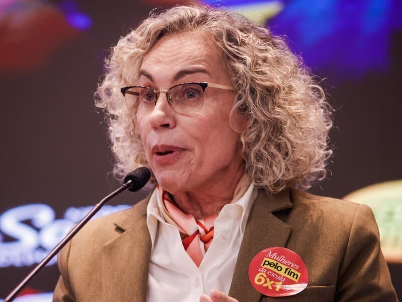 Projeto amplia programa de dignidade menstrual. - Allan Torres/Câmara dos Deputados
