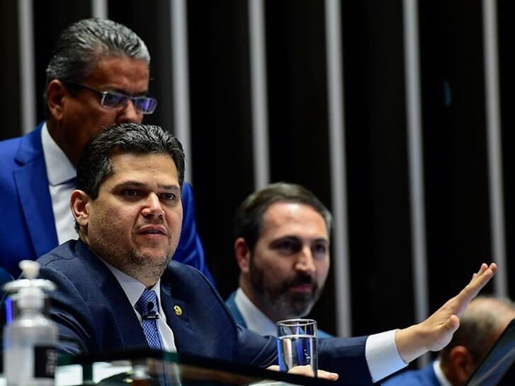 Davi Alcolumbre diz que não pode ser "o único vilão" por impedir a tramitação de propostas com apoio no Senado. - Saulo Cruz/Agência Senado