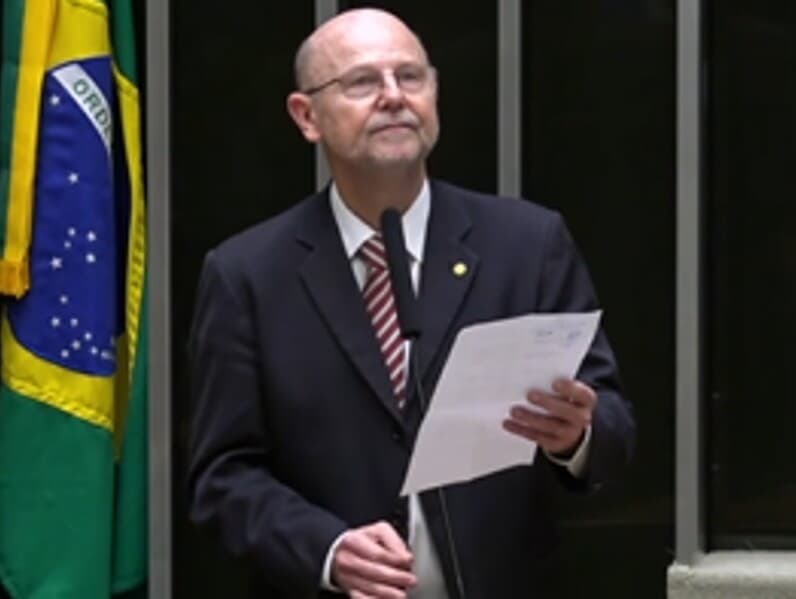 Bohn Gass defende fim das bets e critica avanço das apostas no país. - Reprodução/YouTube