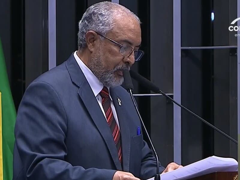 Senador repudiou falas racistas de paraguaia. - Reprodução/YouTube
