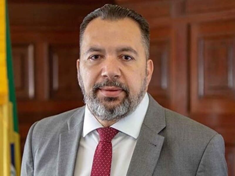 Ex-prefeito de Belford Roxo é preso por posse de fuzil. - Rafael Wallace/Alerj