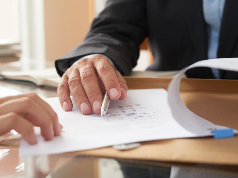 Câmara analisa novas regras para rescisão de contratos empresariais. - Magnific