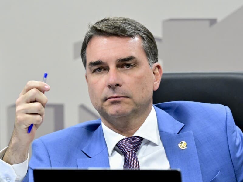 Flávio apresentou parecer pela rejeição do projeto. - Geraldo Magela/Agência Senado