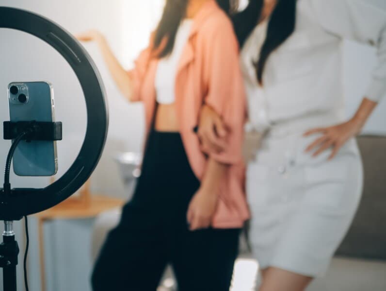 Projeto altera CLT para disciplinar uso da imagem de empregados. - Magnific