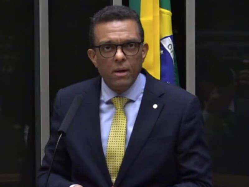 Otoni de Paulo diz que Flávio sabia de riscos a expor carta de Bolsonaro. - Reprodução/YouTube