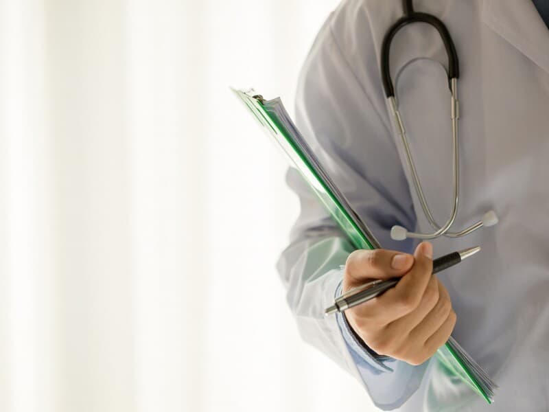 Proposta aumenta bolsas e reduz carga horária de médicos residentes. - Magnific